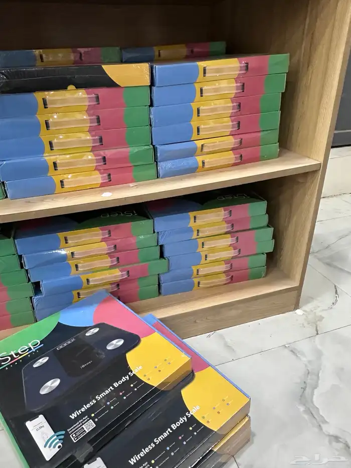 ميزان للبيع بسعر الجمله متوفر لون اسود وكحلي 1