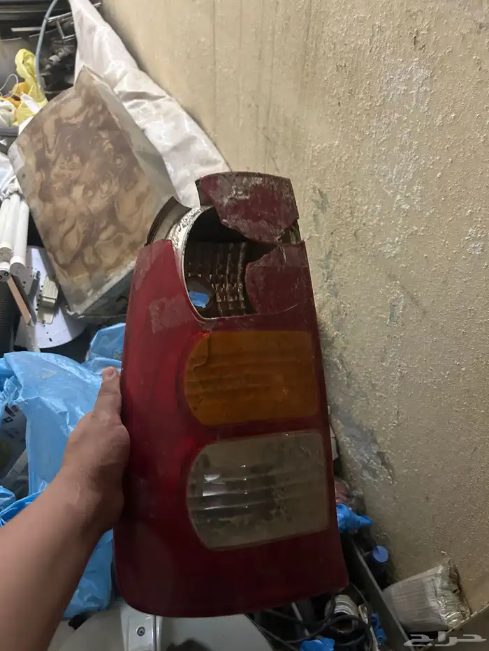 مروحة فورد و لمبات و اخري 13