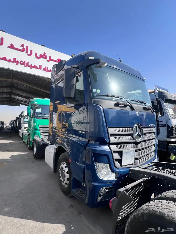 حراج معرض رائد للسيارات والشاحنات والمعدات كل يوم جمعة 2