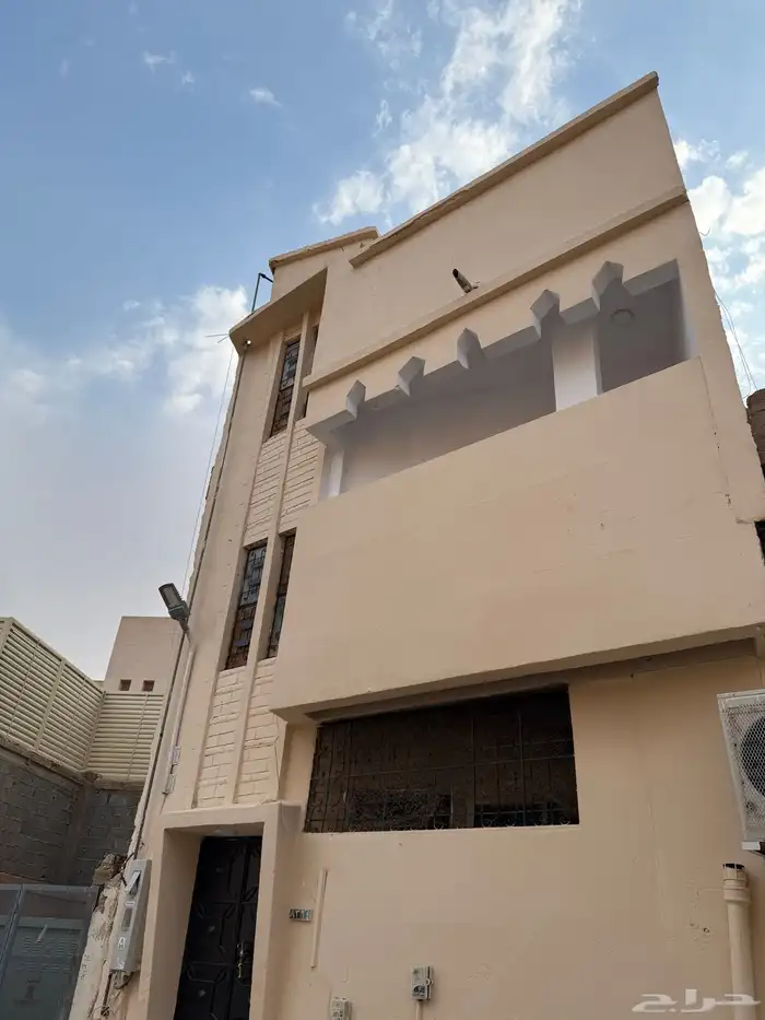 للبيع عمارة استثمارية بحي الشماس ببريدة 0