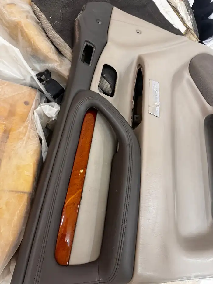 ديكور باب سايق vxr ولكزس Lx 2