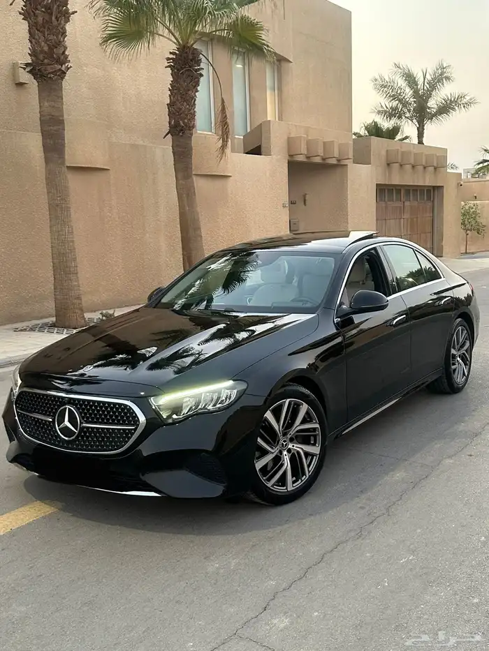 مرسيدس E200 بحاله الوكاله داخل ابيض 2024 40