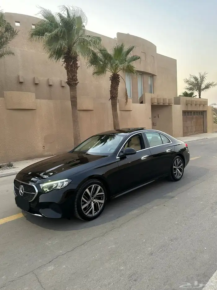 مرسيدس E200 بحاله الوكاله داخل ابيض 2024 4