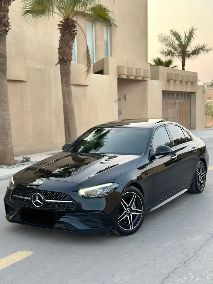 مرسيدس C200 ماشيه 35 الف فقط 2023 بحاله الوكاله 0