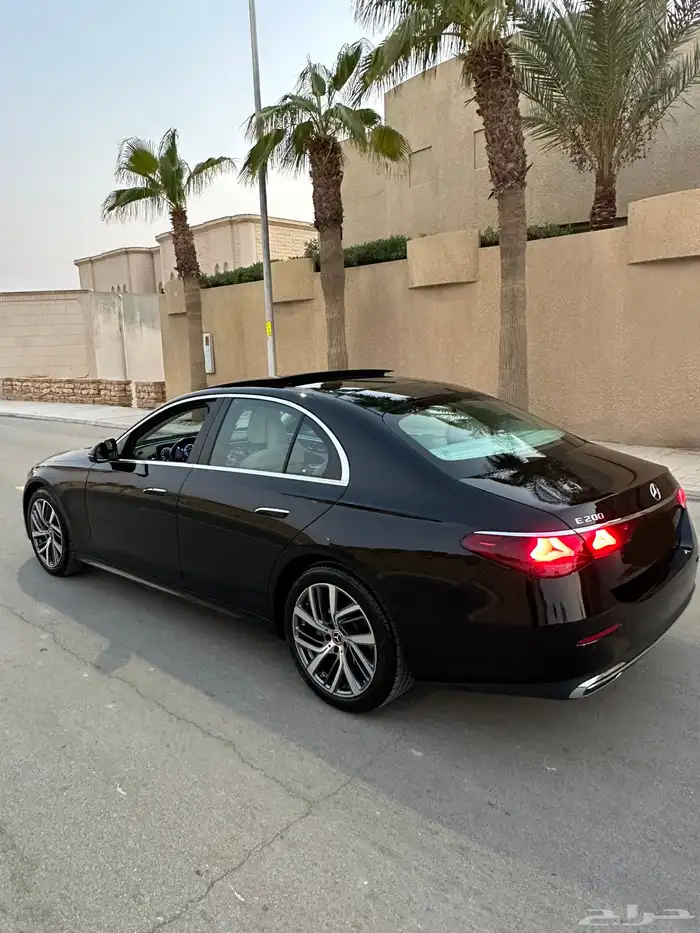 مرسيدس E200 بحاله الوكاله داخل ابيض 2024 9