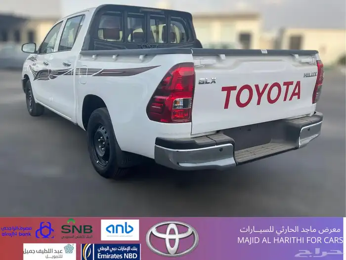 هايلوكس GLX غمارتين بنزين طيس 2025 ب107.600 شامل الضريبة 3