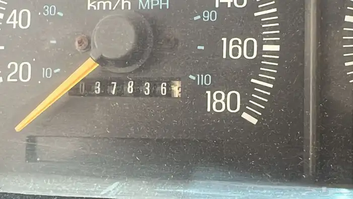 فورد حوض نظيف جدا موديل 90ماشي 37 الف 6