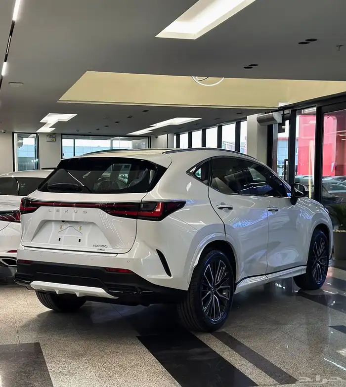 لكزس NX350 موديل 2025 3