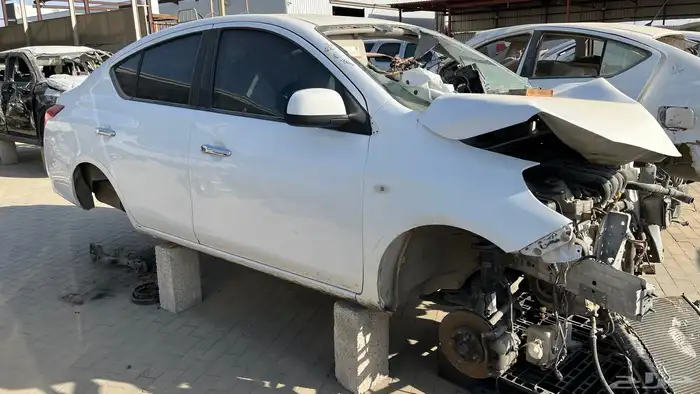 نيسان صني 2019 مصدومه بيع قطع غيار 0