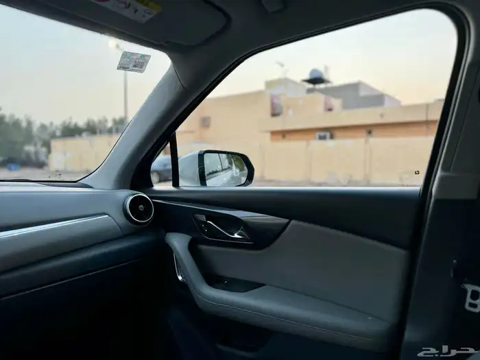 بليزر 2021 مكينة 2.0 2LT صيانات الوكالة بحالة الجديد 28