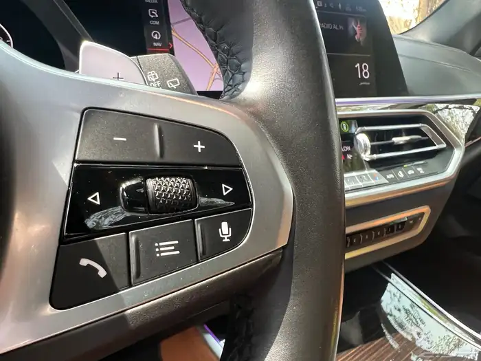مخزن جيب BMW 2020 X5 عداد 96 الف كم فقط 84