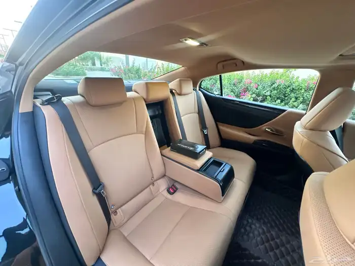 لكزس ES 350 2023 ممشى قليل بحالة الوكالة 28