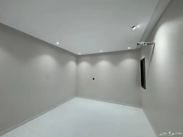 للبيع فيلا دورين وملحق في مخطط ولي العهد بسعر 800 الف 2