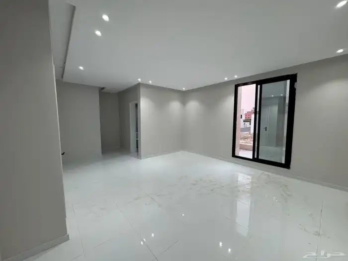 للبيع فيلا دورين وملحق في مخطط ولي العهد بسعر 800 الف 5