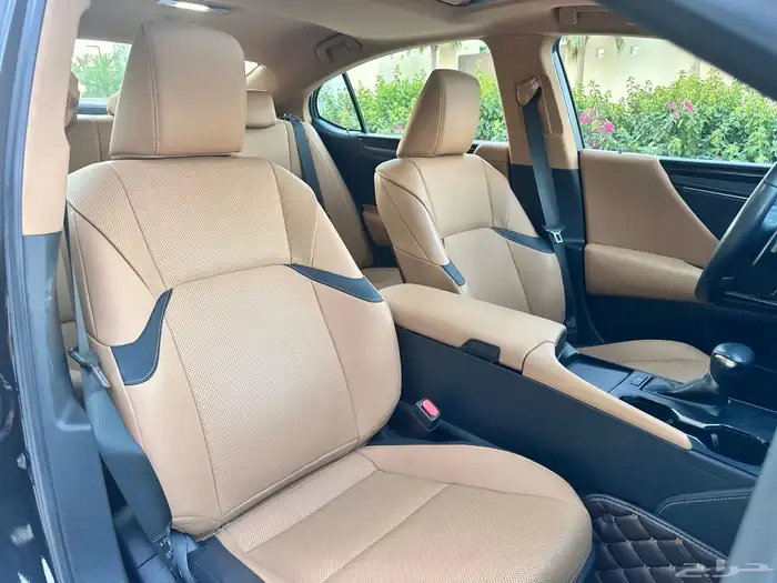 لكزس ES 350 2023 ممشى قليل بحالة الوكالة 21