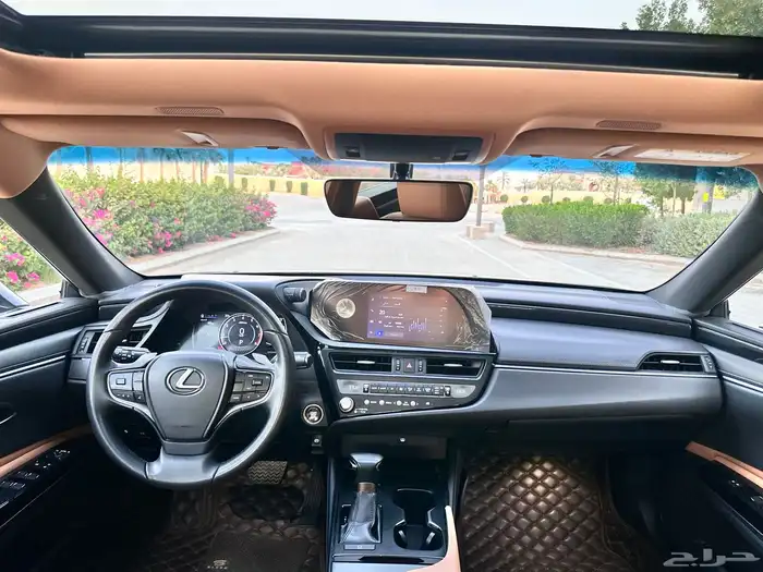 لكزس ES 350 2023 ممشى قليل بحالة الوكالة 41