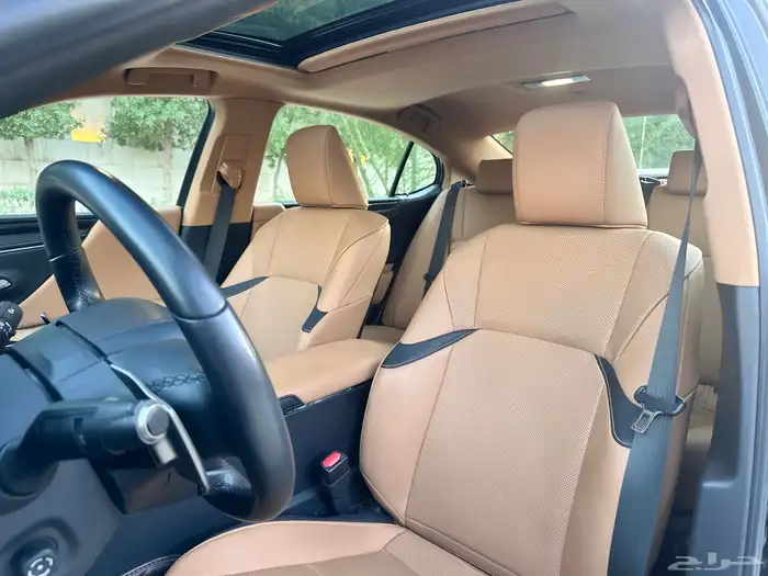 لكزس ES 350 2023 ممشى قليل بحالة الوكالة 14