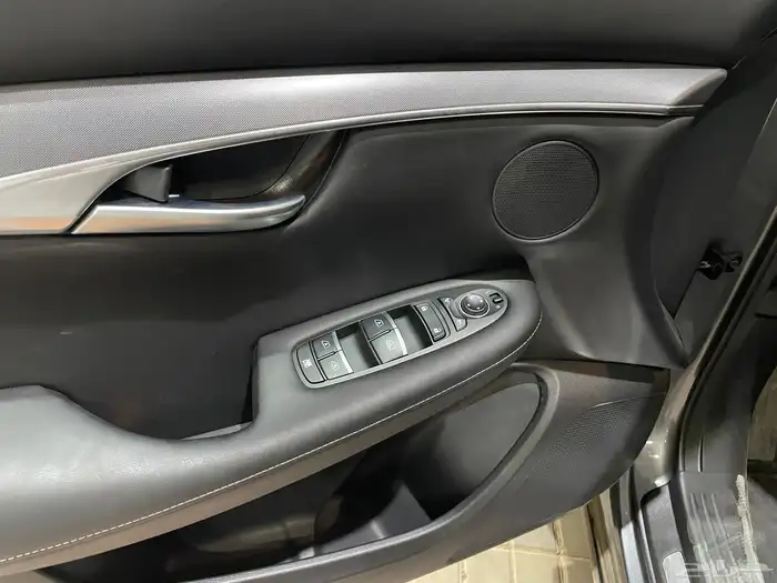 انفنتي كيو QX50 فتحه سقف سعودي(بنزين)2.0L 9