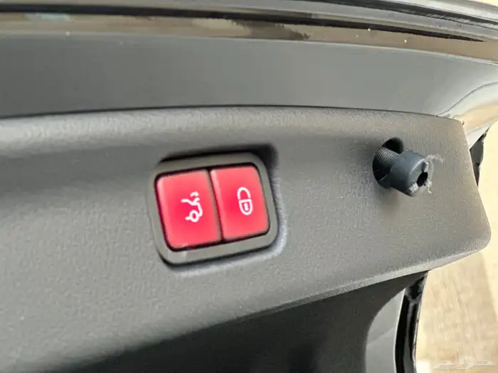 مرسيدس C200 ماشيه 35 الف فقط 2023 بحاله الوكاله 9