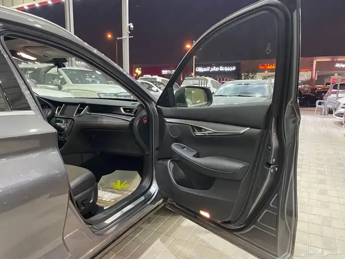 انفنتي كيو QX50 فتحه سقف سعودي(بنزين)2.0L 26