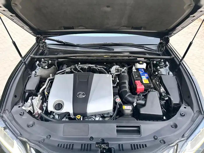 لكزس ES 350 2023 ممشى قليل بحالة الوكالة 84