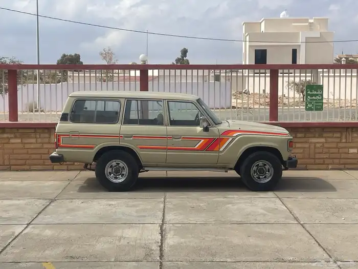 لاند كلوزر 86 مرشوش على نضافه على السوم 6