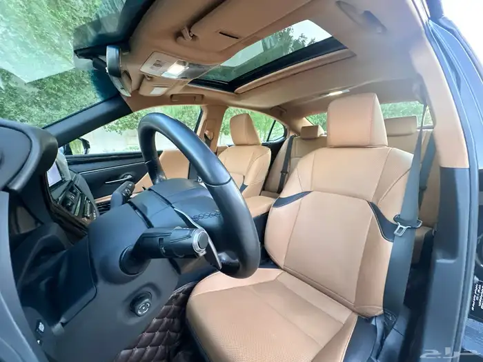 لكزس ES 350 2023 ممشى قليل بحالة الوكالة 15