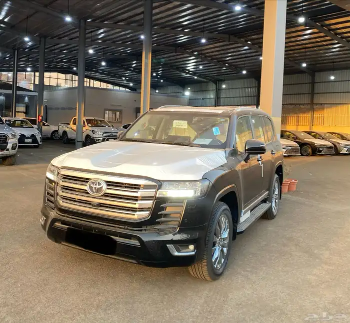لاندكروزر 2024 GXRL4 ديزل عداد 100 كيلو فقط 0