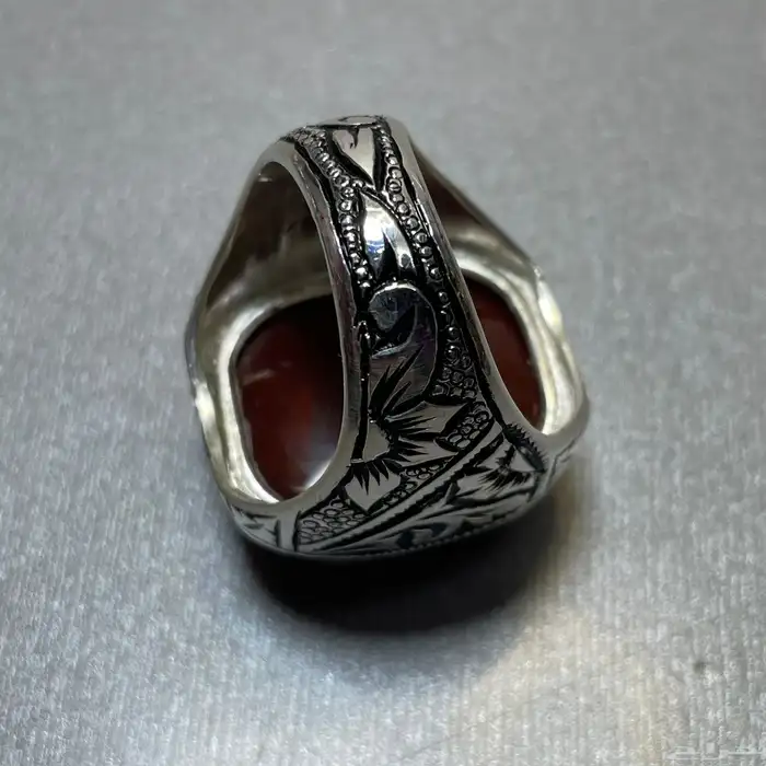 خاتم فضة بصياغة يدوية فاخرة بحجر عقيق يماني مميز 3