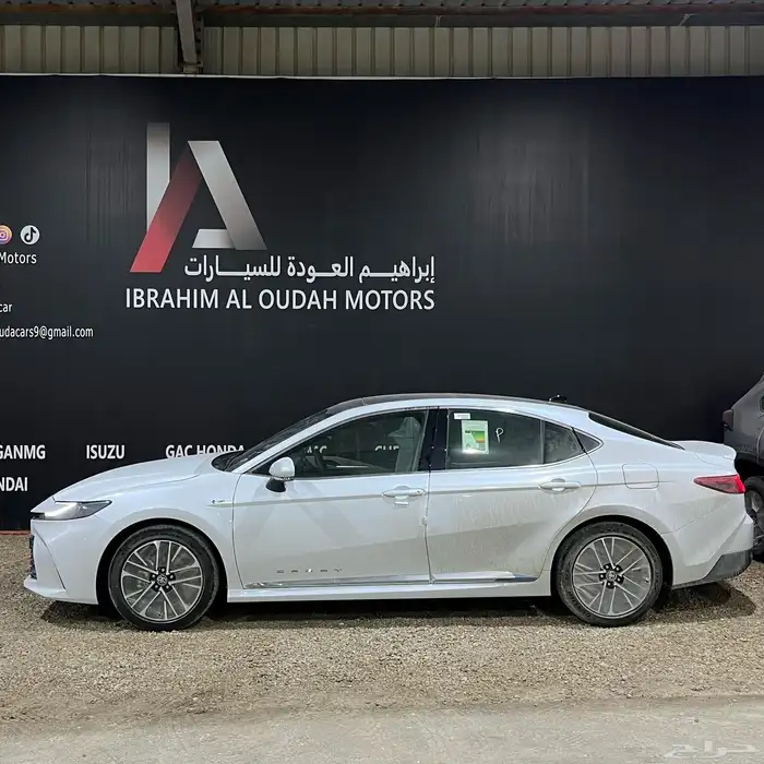 كامري LE هايبرد 4