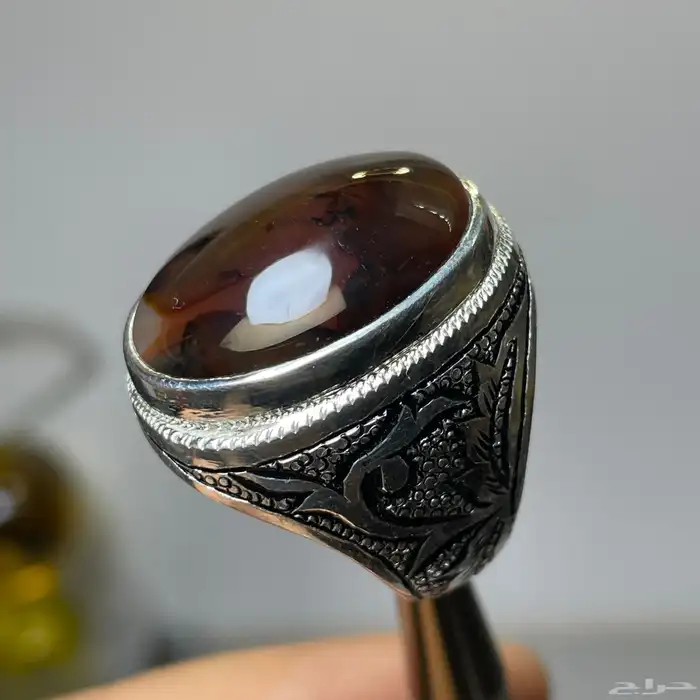 خاتم فضة بصياغة فاخرة بحجر عقيق يماني مصور ((تم البيع )) 1
