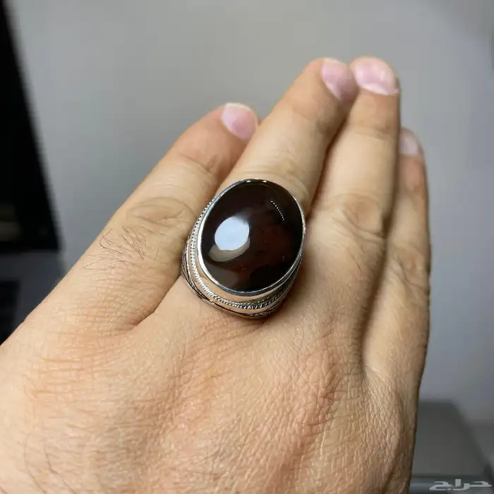 خاتم فضة بصياغة فاخرة بحجر عقيق يماني مصور ((تم البيع )) 3