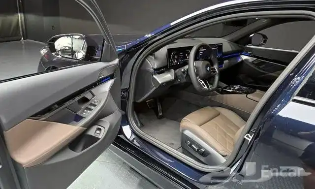 BMW 520 M sport فل كامل وراد كوريا 2024 تم البيع 9