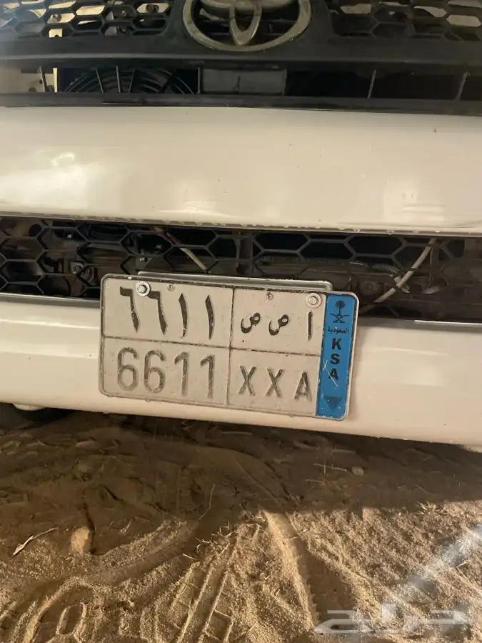 لوحة على هايلوكس للبيع 0