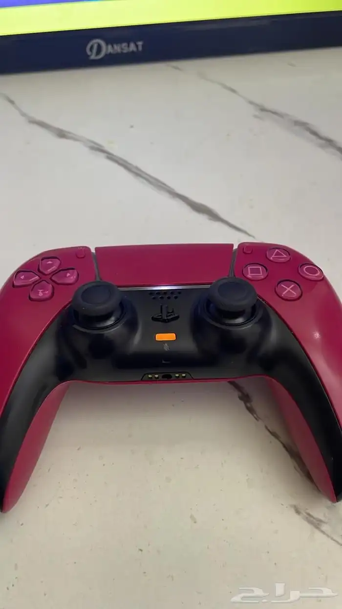 للبيع يده جديده شرط ماتشكي من شي كل ازراره سليمه حتى المايك 5