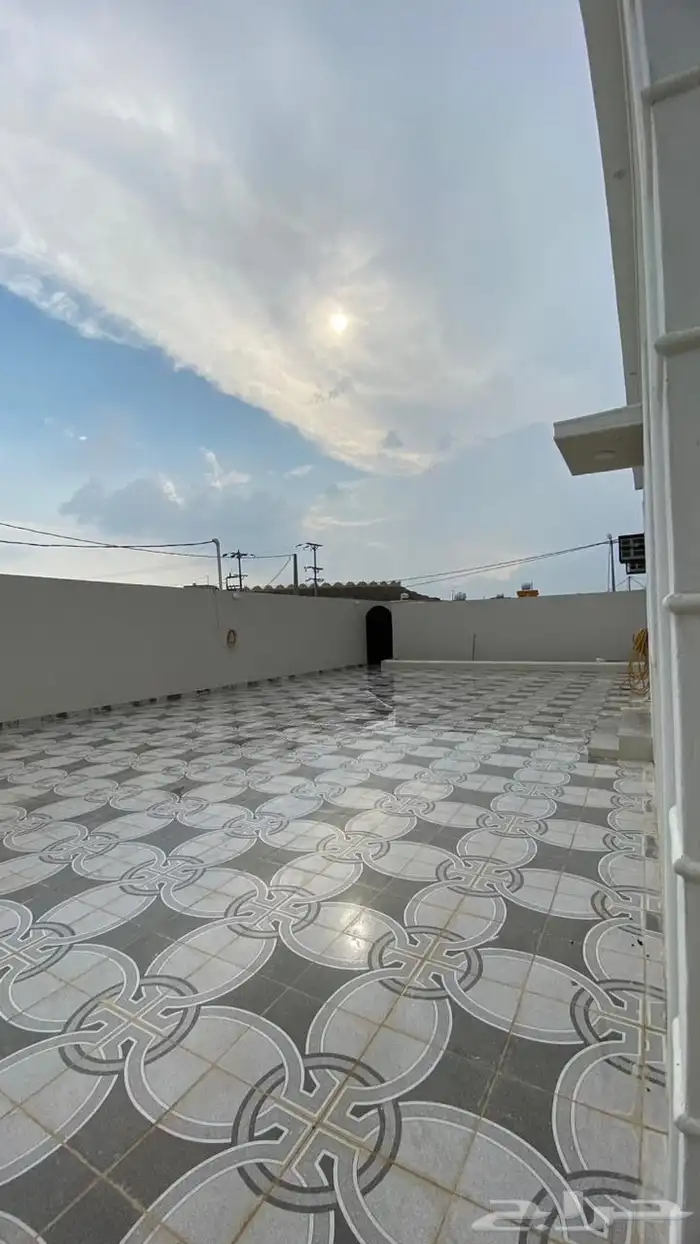 للبيع 3