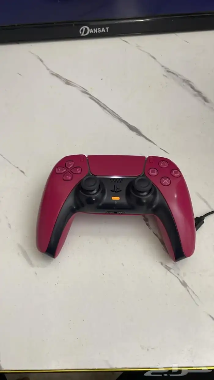 للبيع يده جديده شرط ماتشكي من شي كل ازراره سليمه حتى المايك 4