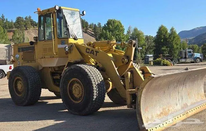 للبيع شيول كتربلر حجم 936E موديل 88 1