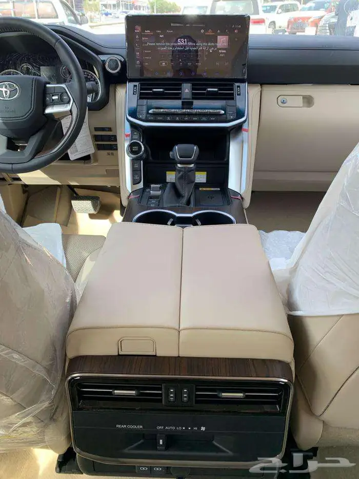 تويوتا لاندكروزر GXR بنزين رقم 4 سعودي 2024 17