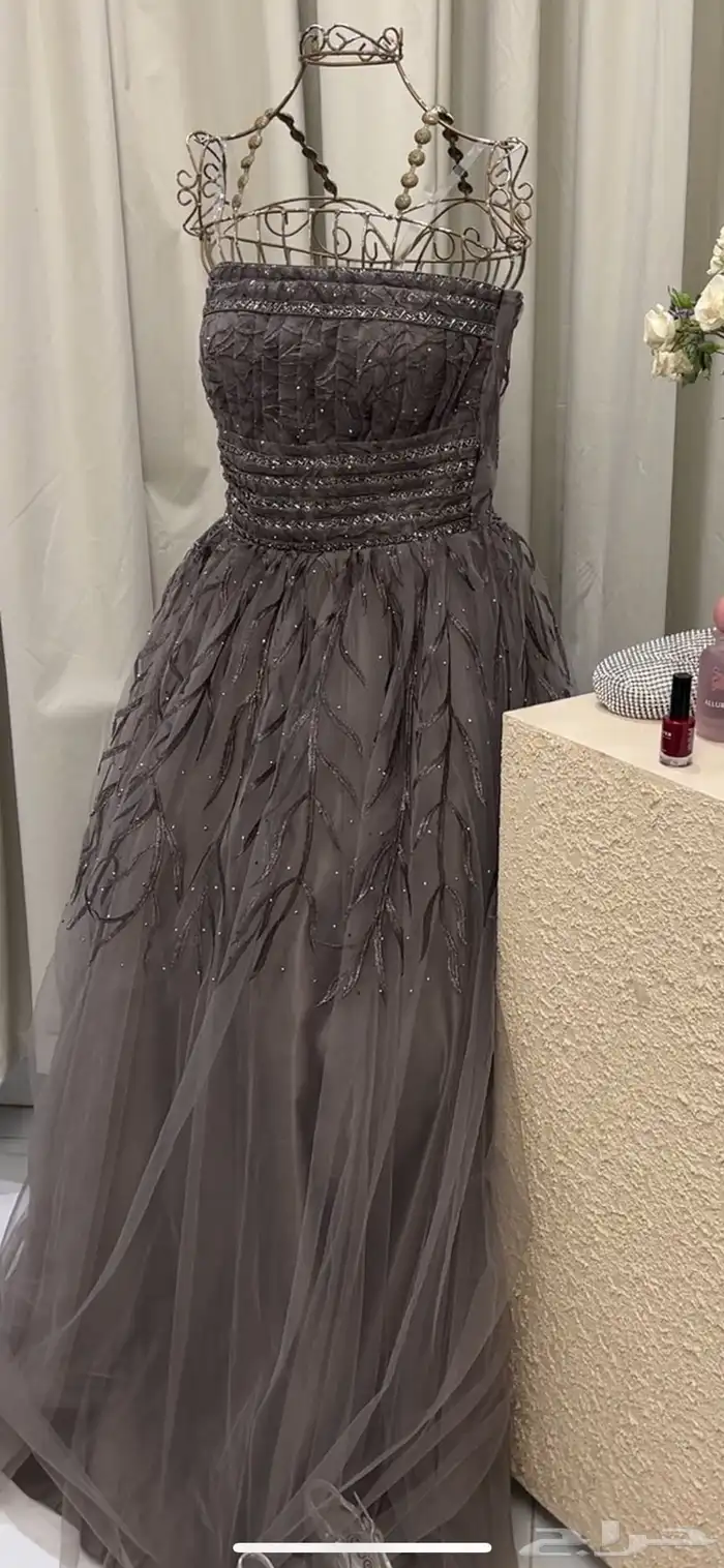 فستان سهره لبس مره واحده فقط أخذته ب480وابغى فيه 300 0