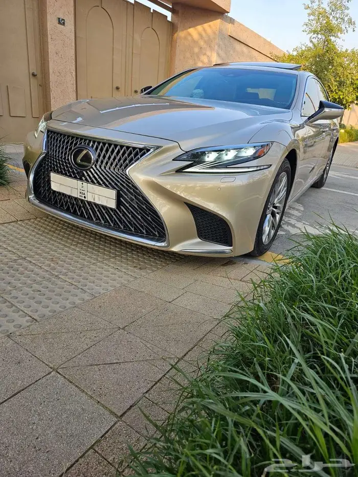 للبيع لكزس 350 LS موديل 2018 2