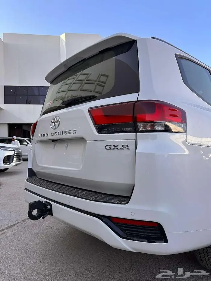 تويوتا لاند كرورز GXR 2 موديل 2025 3