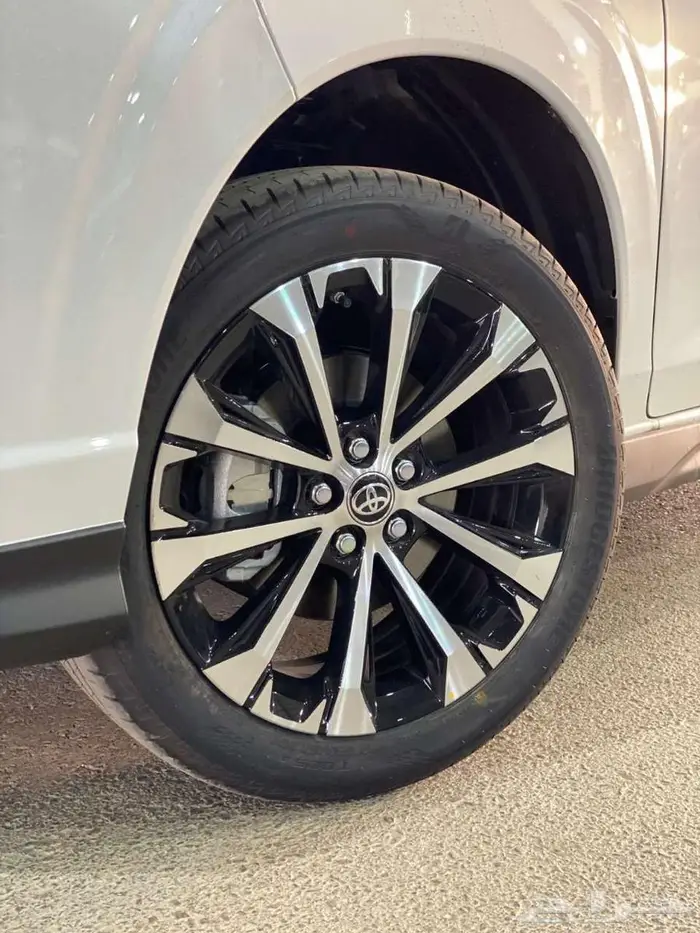 تويوتا فيلوز GLX موديل 2025 3