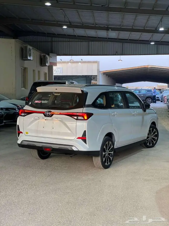 تويوتا فيلوز GLX موديل 2025 5