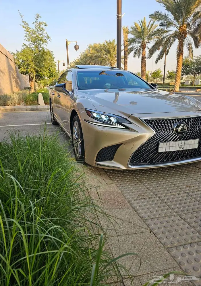 للبيع لكزس 350 LS موديل 2018 1