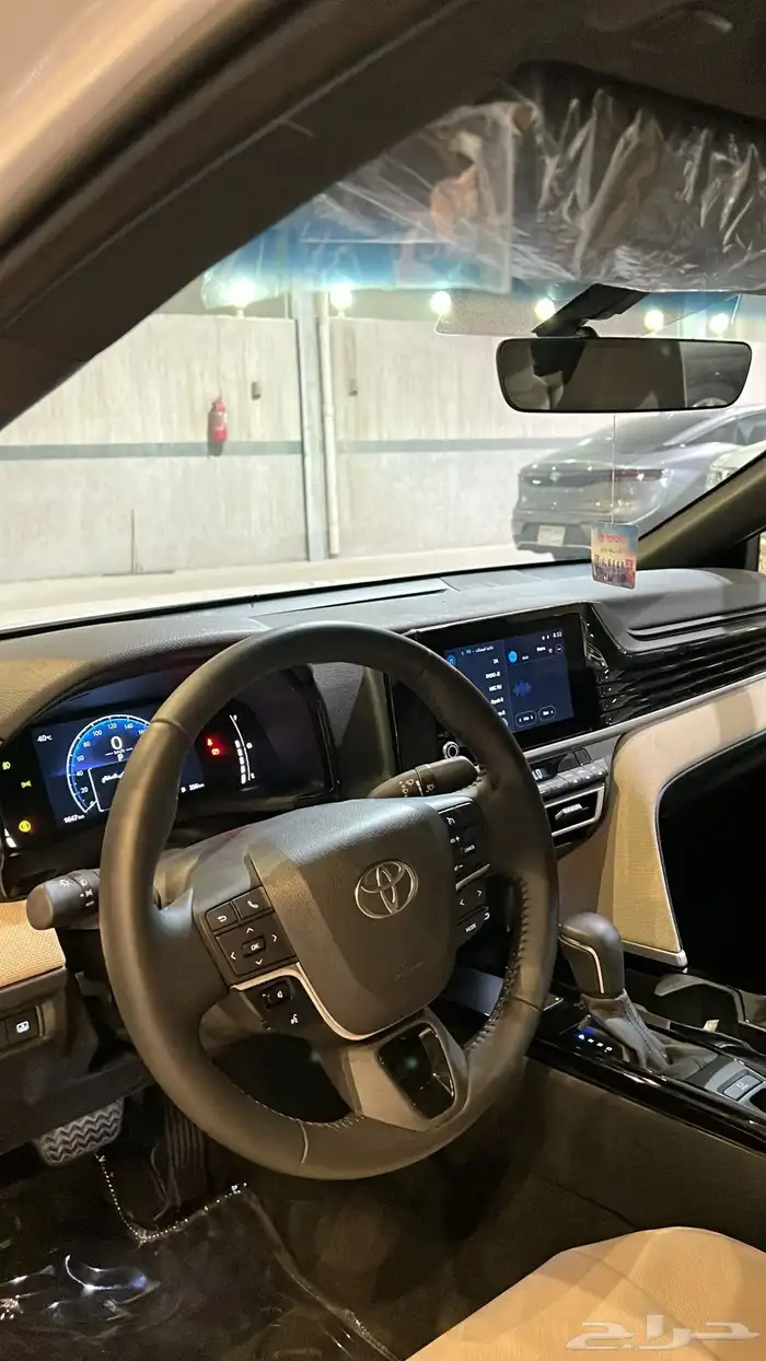 كامري 2025 LE بنزين اصفار 4