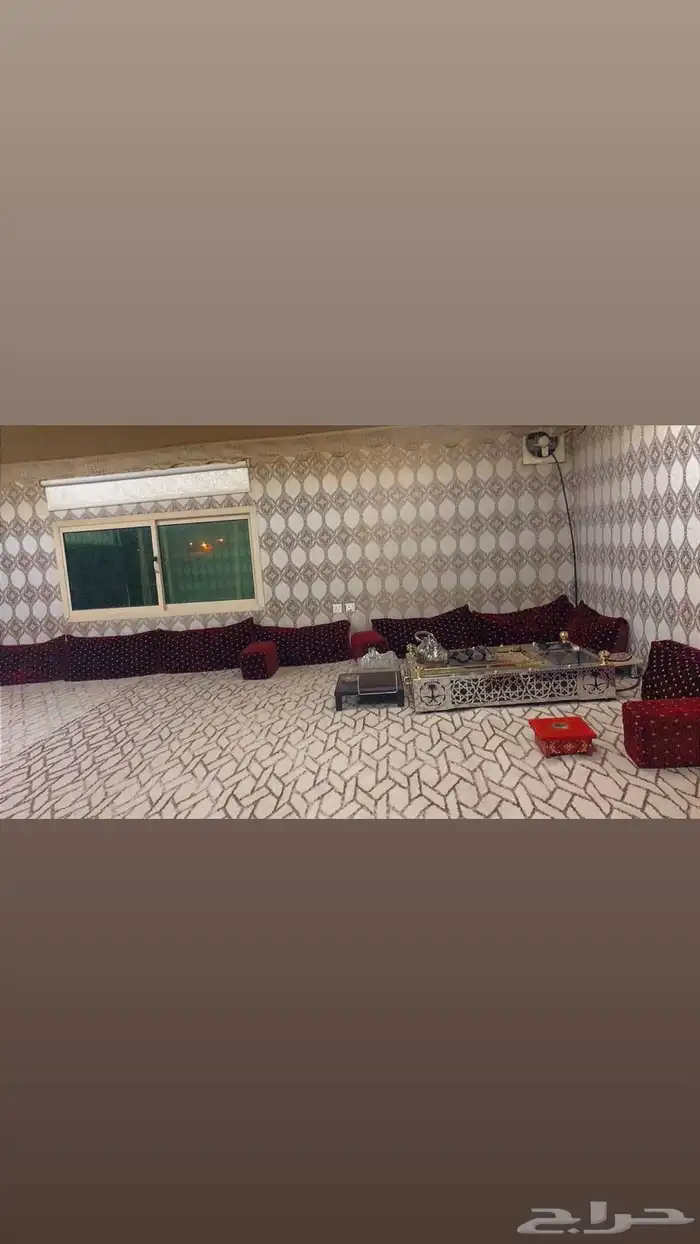 مجلس مع الفرشه للبيع 1
