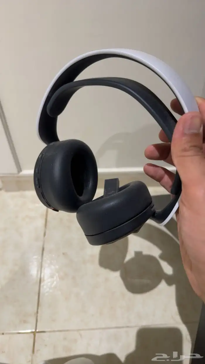 السلام عليكم عندي بكج سوني 5 إلا له نيه يتواصل معي 1