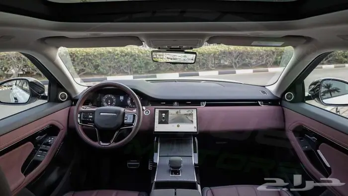 2025 رنج روفر ايفوك P250 D0YNAMIC SE 2.0L اصفار مع ضمان 1