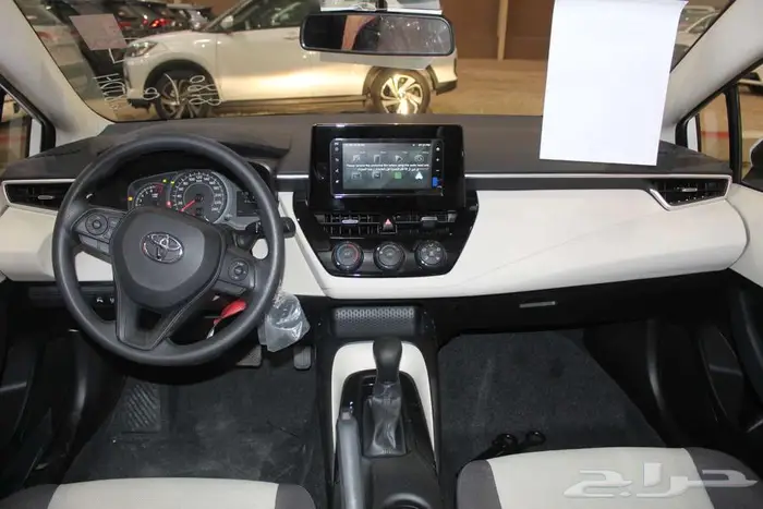 تويوتا كرولا 2.0 XLI بنزين 2025 8